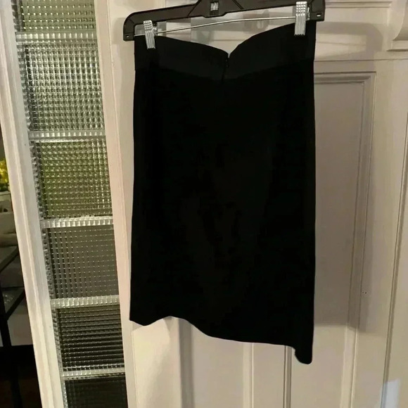 Elie Tahari black black skirt with a criss cross stretch waist zip up back sz 8 - Picture 3 of 11